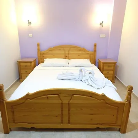 Muestakil Oezel Havuzlu Fethiye