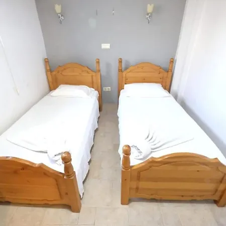 Villa Muestakil Oezel Havuzlu Fethiye